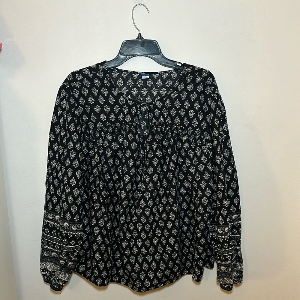 Old Navy long sleeve Blouse